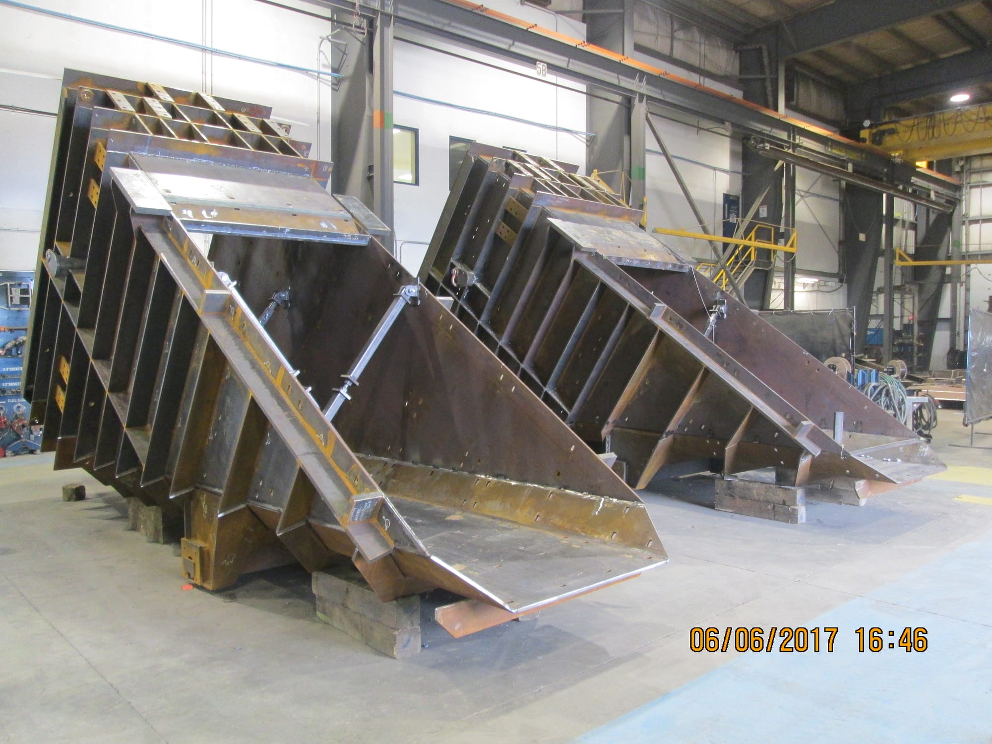 Mining Project - Structural Steel Fabrication of K3 Expansion Loading Pocket Flasks, Discharge Chutes and Diverter Gate